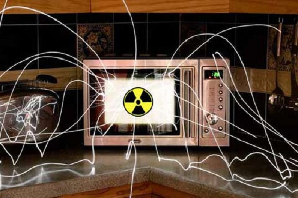 Why cooking with a microwave destroys cancer-fighting nutrients in food