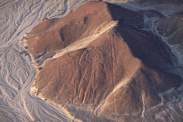 Puzzling Feature of Nazca Glyphs 1