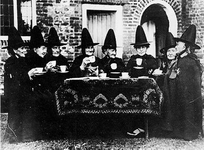 Broomstick-flying witches face arrest 21