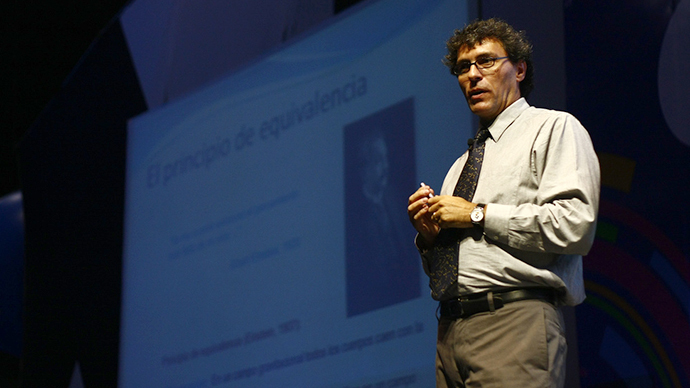 Mexican physicist Dr. Miguel Alcubierre (Image from flickr.com user@campuspartymexico)