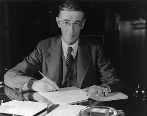 Vannevar Bush portrait.jpg
