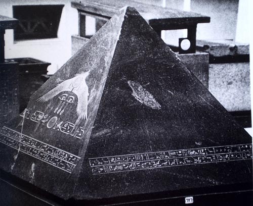 The Mystery of the Missing Pyramidion of Khufu 7