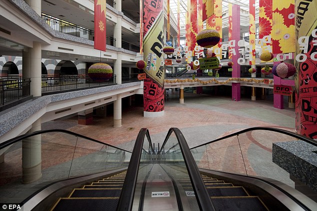 5 Eerie Ghost Towns in Pictures — Which One Is the Creepiest? 1