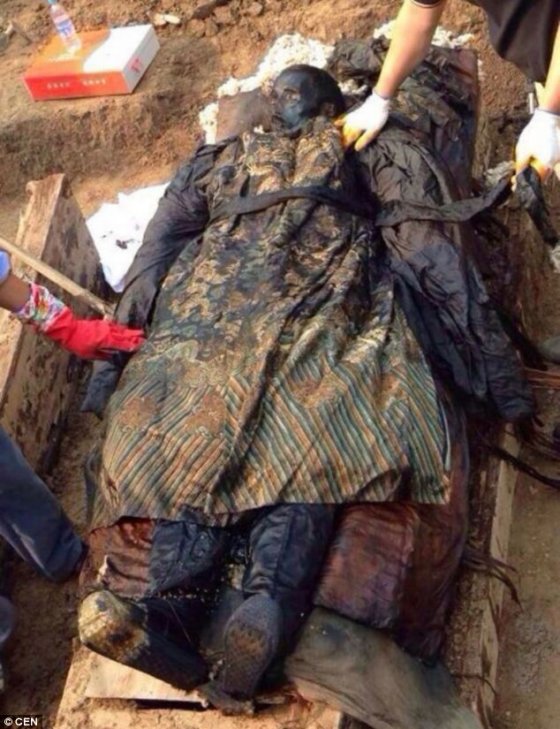 Mysterious "Perfectly Preserved" 300-Year-Old Mummy 15