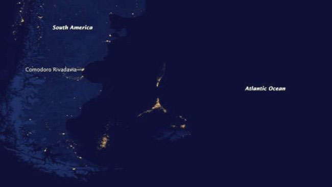 Mysterious lights on the ocean. Alien patterns. What's it all about? Squid 19