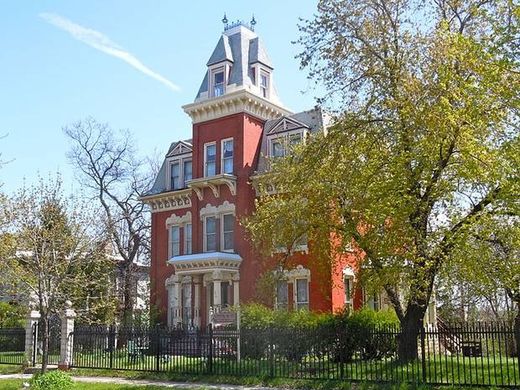 Illinois 'haunted' house on sale cheap! 29