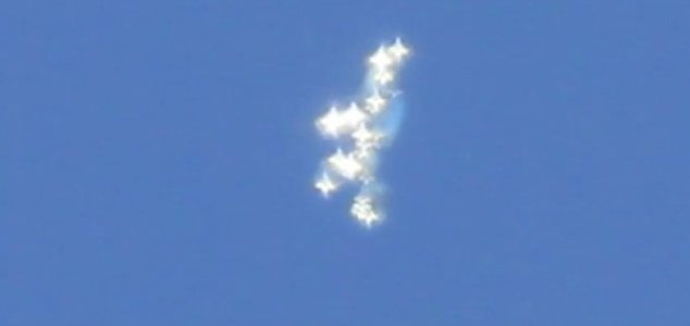 Sparkling 'angelic' UFO filmed over Italy 16