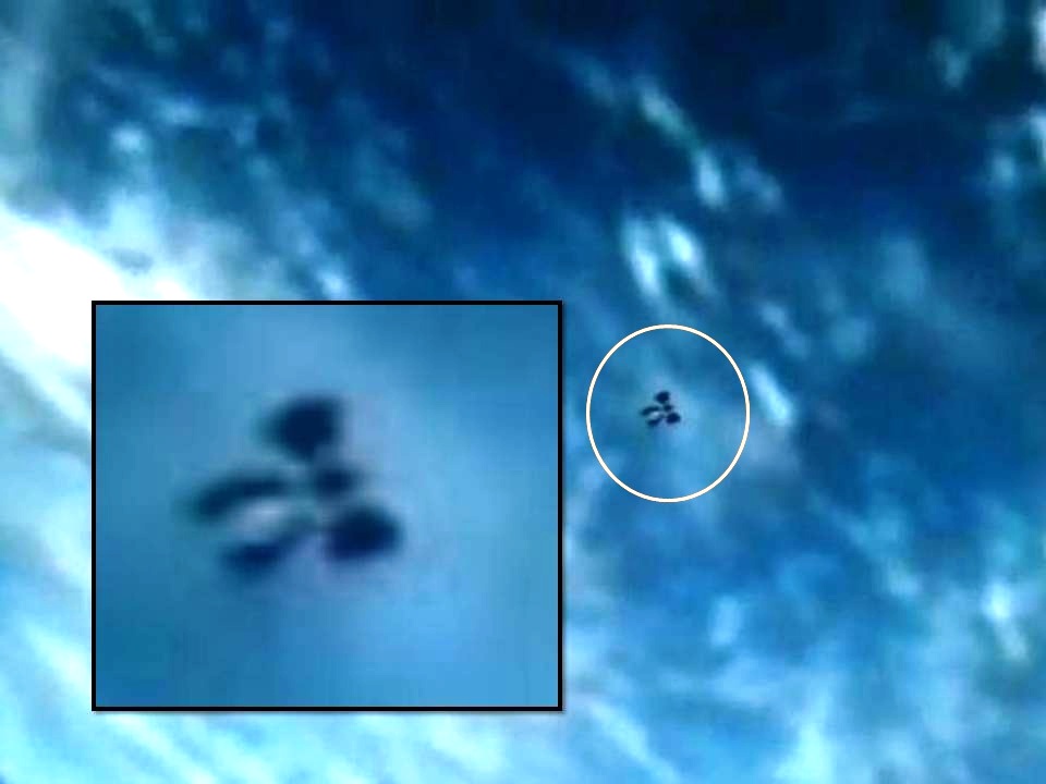Astronauts observe several UFOs near the International Space Station 33
