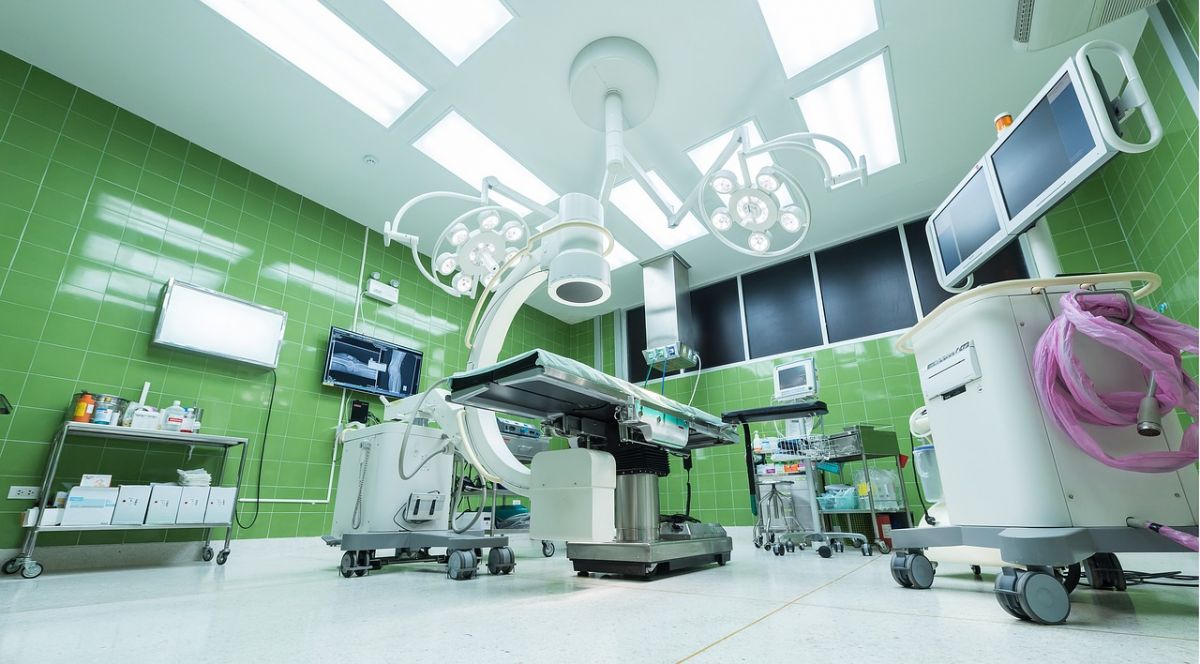 UV light is used to sterilize medical equipment but can harm human tissues. This specialized form of UV light effectively kills the flu without damage. Image Credit: sasint / pixabay