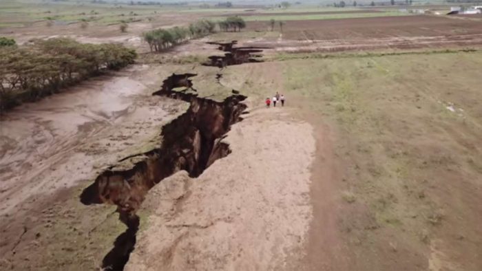 Africa Tectonic Plates Split africa-splitting-in-two