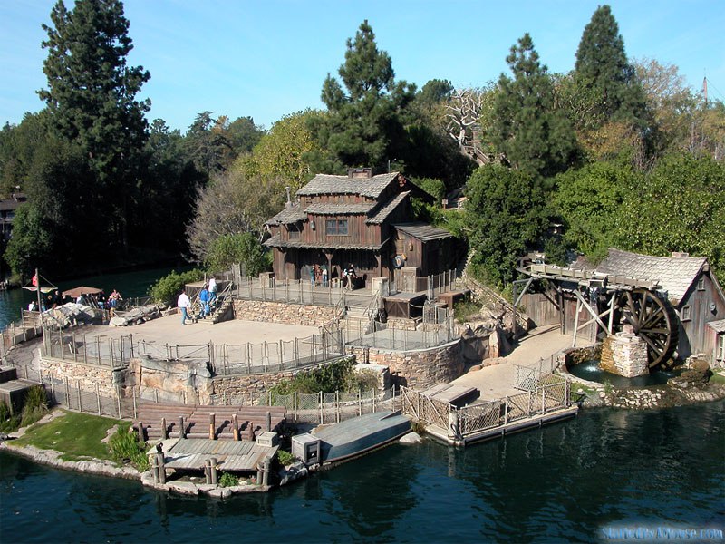 Disneyland – The Happiest Place on Earth Haunted? 8