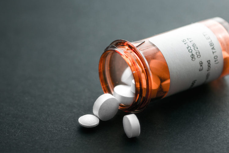 A Therapist Explains What Happens When People Try to Quit Psychiatric Meds 1