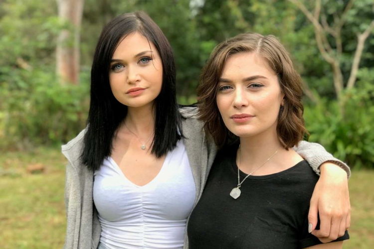 Father Effectively Treats Daughters’ Crohn’s Disease by Juicing Cannabis 11