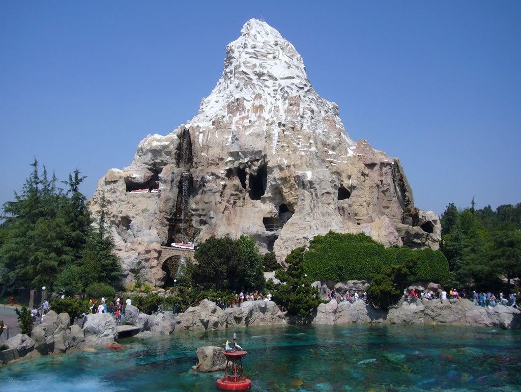 Disneyland – The Happiest Place on Earth Haunted? 4