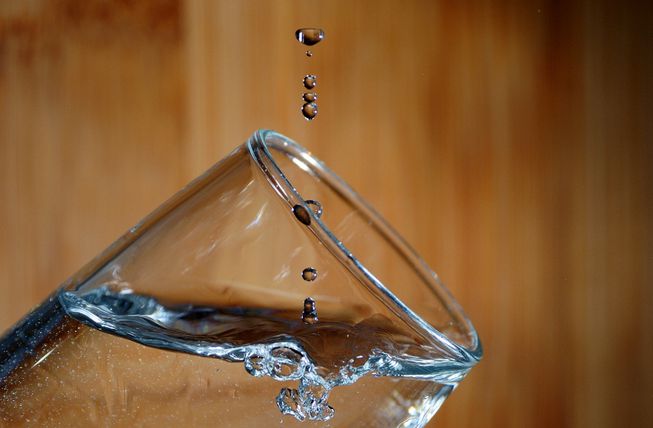 Water might be the weirdest liquid in the universe, and now we know why 1