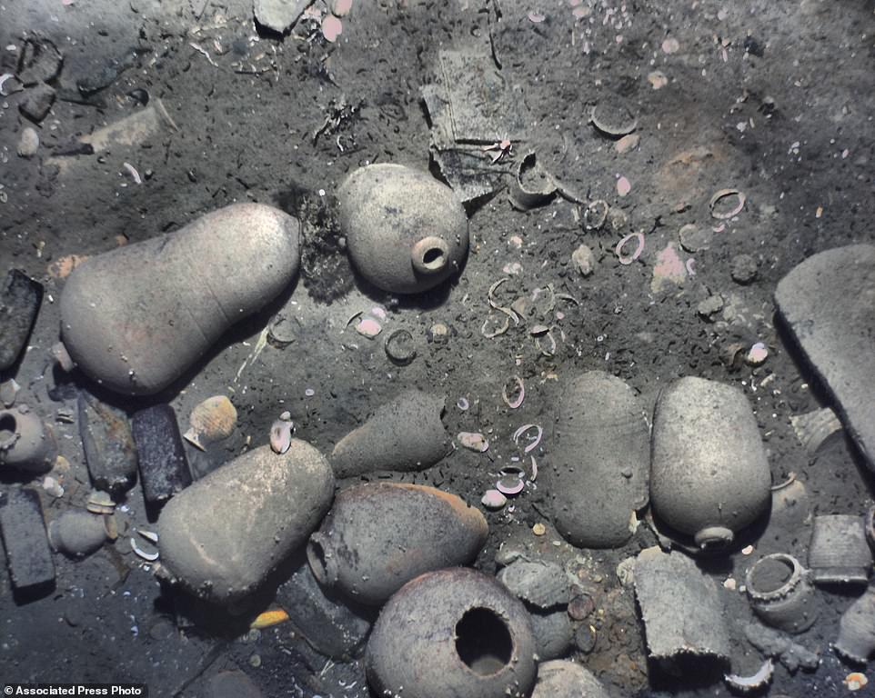 Shipwreck with treasures worth £12.6 BILLION discovered in the Caribbean 1