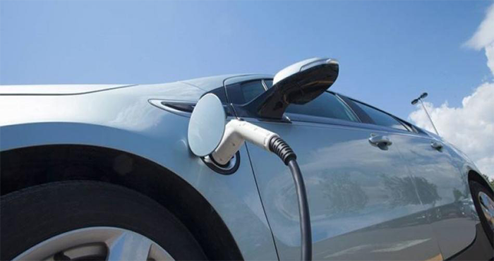 This Electric Car Charges In One Minute And Has A Range Of 500 Miles 18