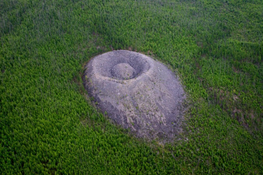 UFO Or A Meteorite? Mystery Surrounded Patomskiy Crater 3