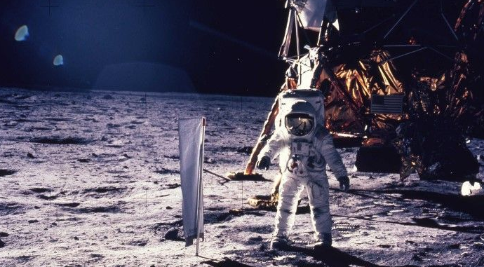 Buzz Aldrin: On the Moon we were ordered by aliens to move away 5