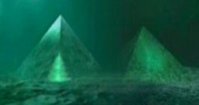 Two Giant Underwater Crystal Pyramids Discovered in the Center of the Bermuda Triangle 9