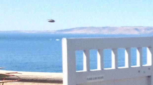 Traveler Photographs UFO on Kangaroo Island 1