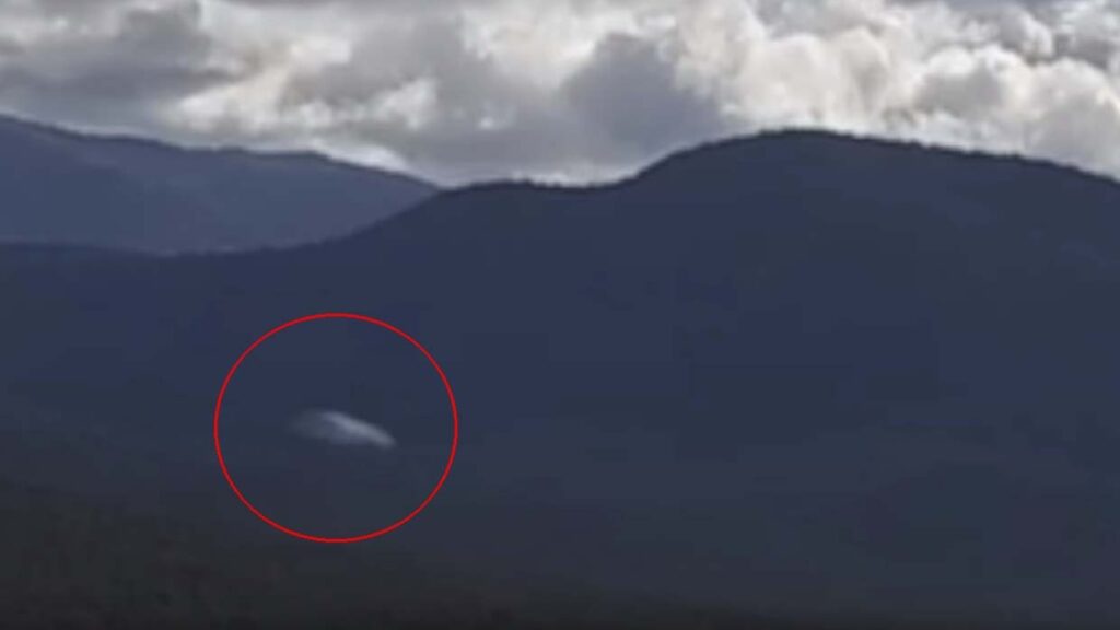 The Most impressive UFO sighting of the last decades over area 51 1