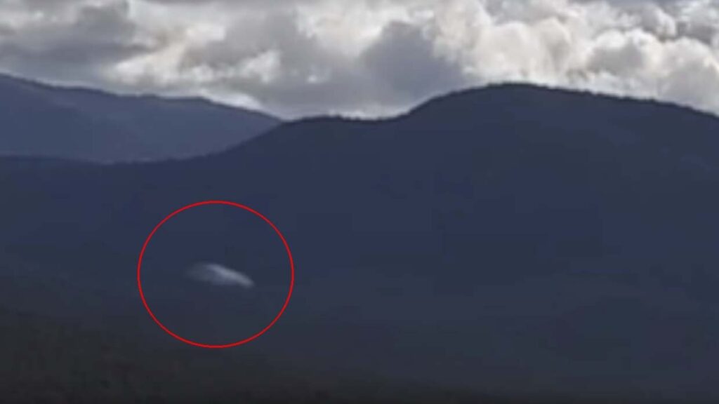 The Most impressive UFO sighting of the last decades over area 51 5