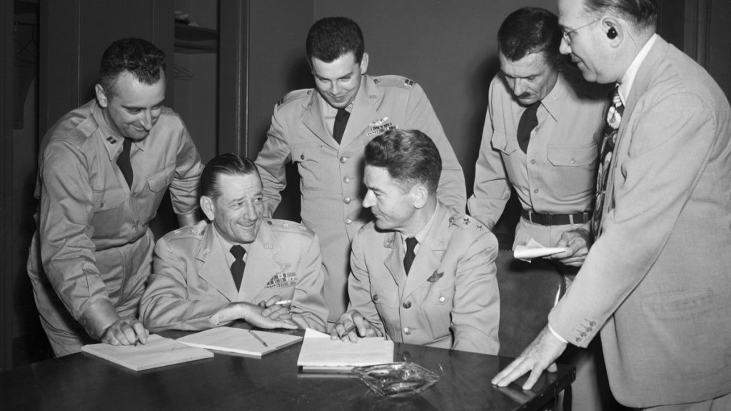 The Unsolved Mystery of the Lubbock Lights UFO Sightings 10