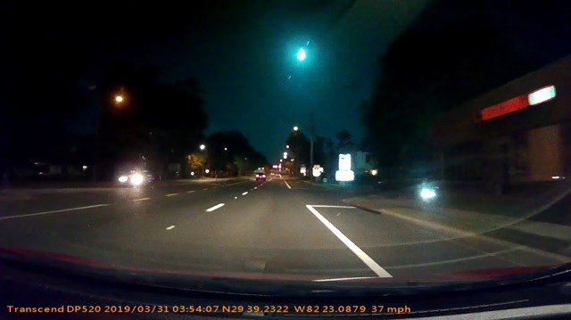 Giant Green Meteor West of Gainesville Florida Caught on Dash Cam