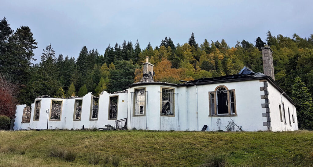 Ruins of Aleister Crowley's Cursed House on Loch Ness for Sale 16