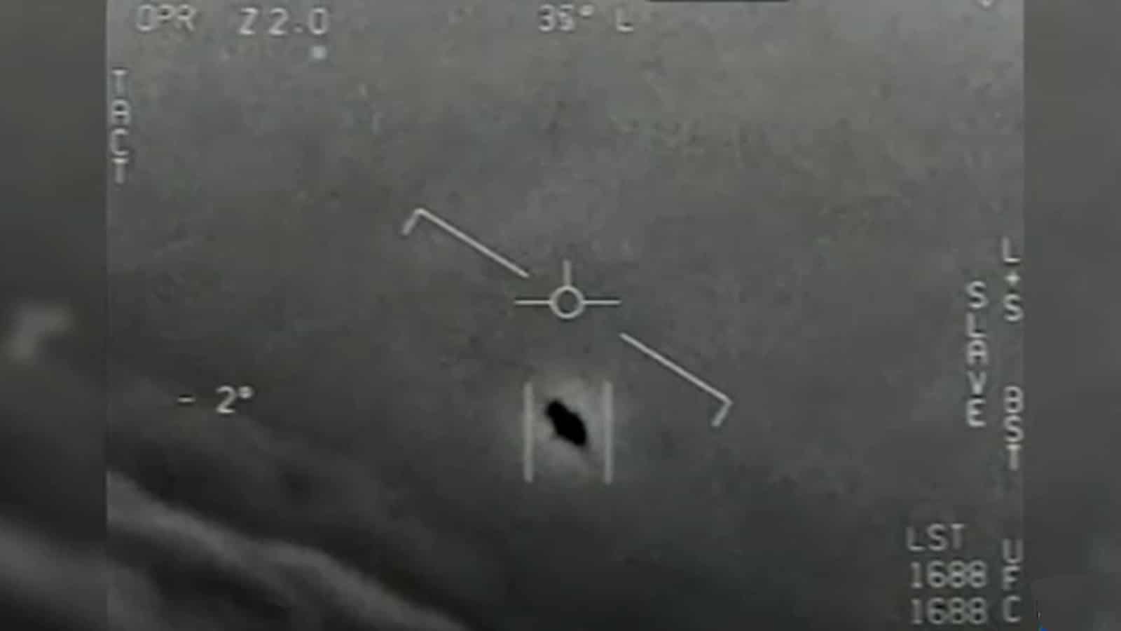 Navy pilots spotted UFOs flying at hypersonic speeds: report 1