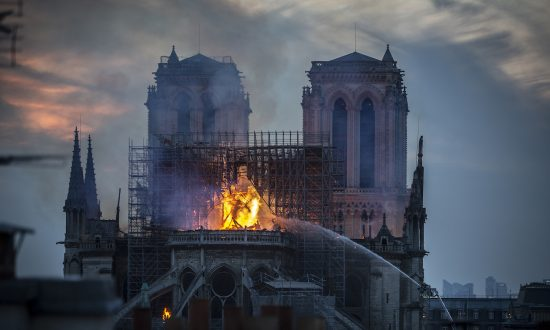 Image of Jesus Seen in Flames Engulfing Notre Dame Cathedral 4