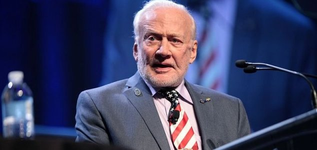 Buzz Aldrin calls for mass migration to Mars 13