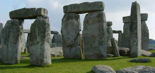 Chunk of Stonehenge returned after 60 years 9