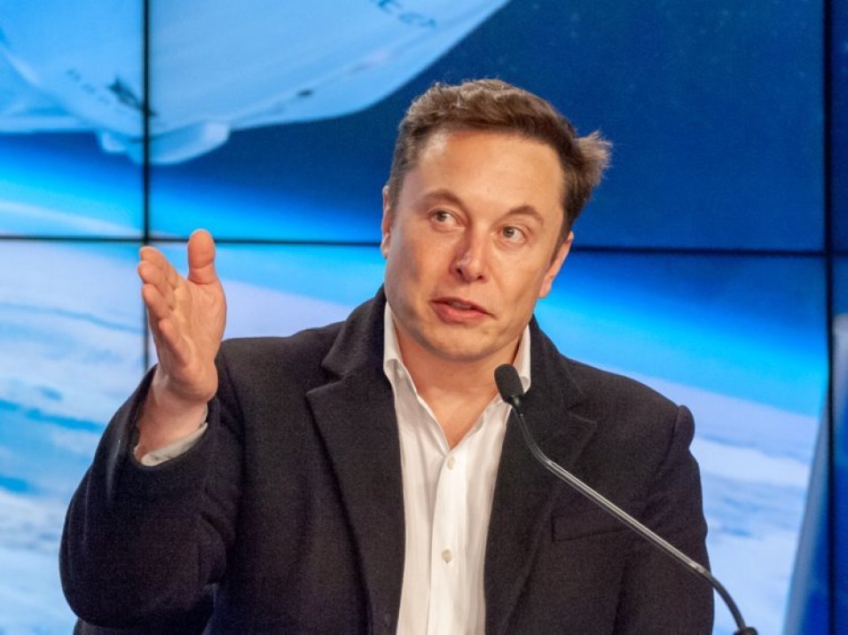 Elon Musk just revealed new details about Starlink, a plan to surround Earth with 12,000 high-speed internet satellites. Here's how it might work. 90