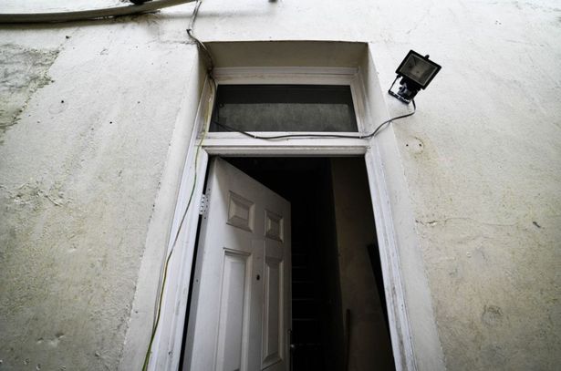 House abandoned by its owners because they hear screaming from the basement 14