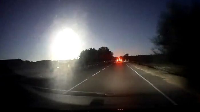 Mediterranean Sky Lit up by Spectacular Meteor Fireball 10