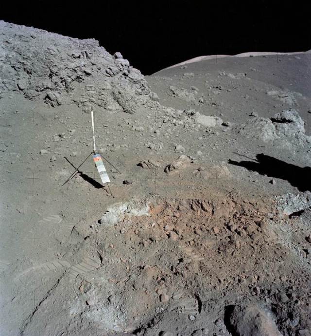 The Chinese lunar rover finds a strange substance in the moon's hidden face 13