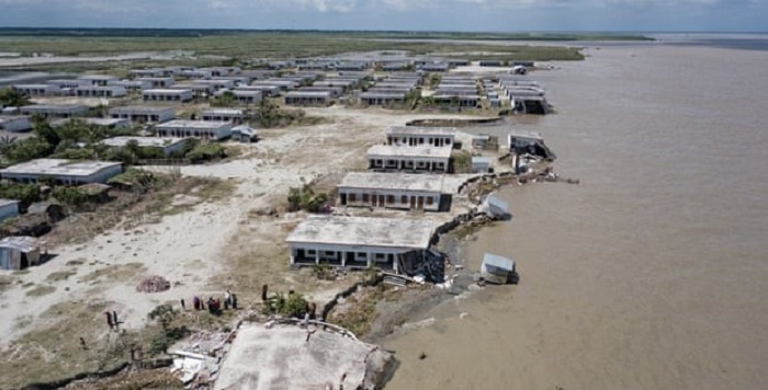 Millions of people are left homeless because of rising sea levels 10