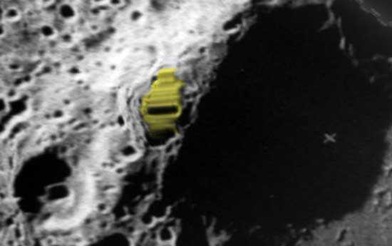 Zeeman crater on the opposite side of the moon, rectangular structure