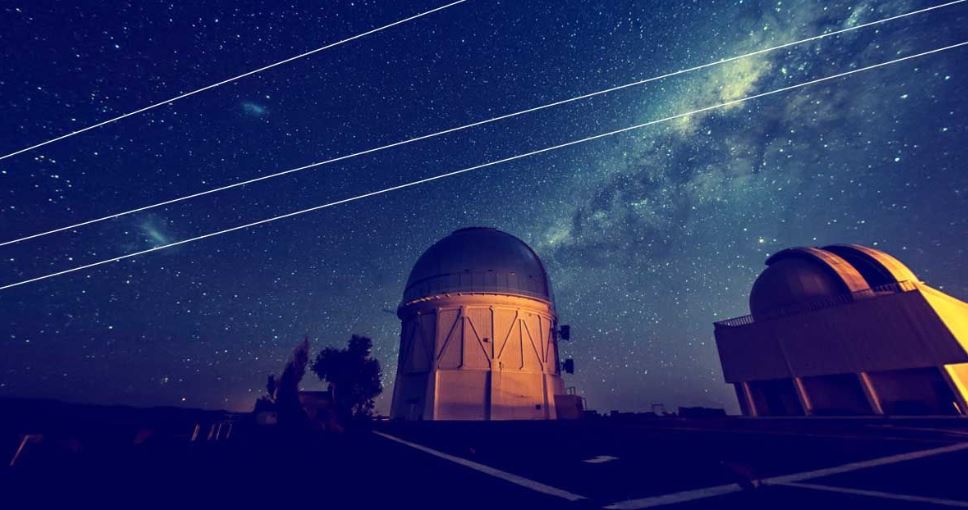 Astronomers complain that SpaceX satellites are blocking their view 7