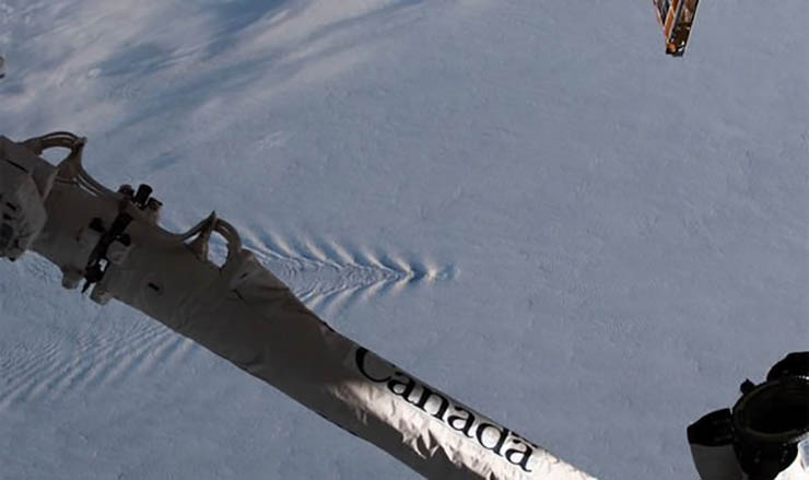 NASA images show mysterious waves in the clouds over Antarctica