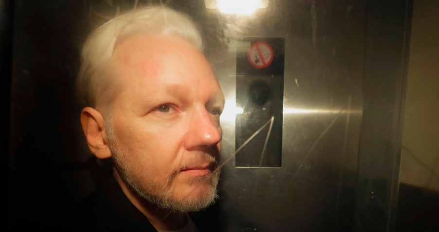 Julian Assange, a life that slowly fades (Video) 6