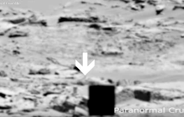 Rover Curiosity photographs of "ancient structures" on Mars partly hidden by NASA 10