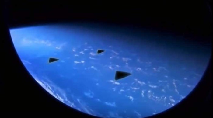 Astronaut on board the International Space Station records 3 triangular UFOs 20