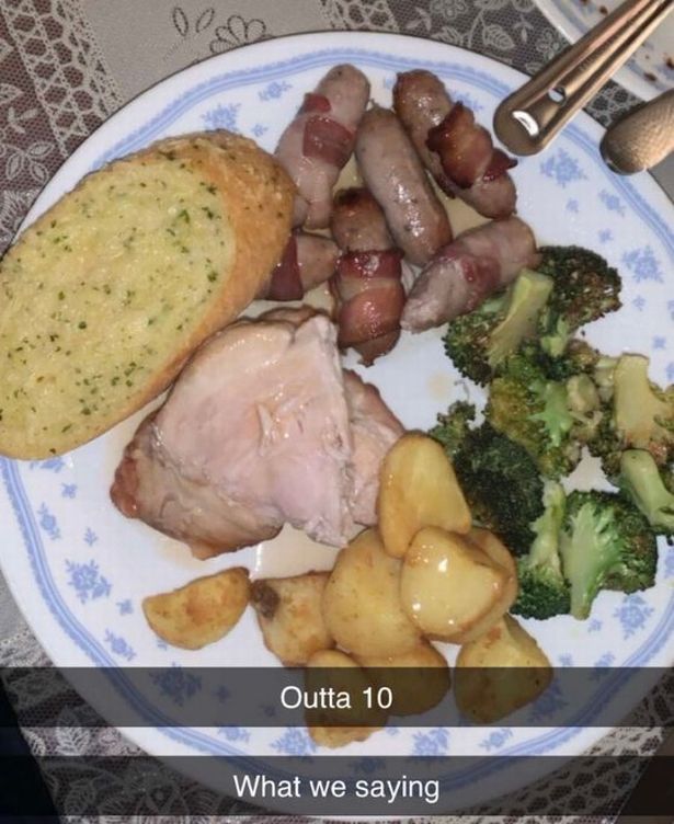 Worst Christmas dinners of year – with some eating garlic bread and baked beans 2