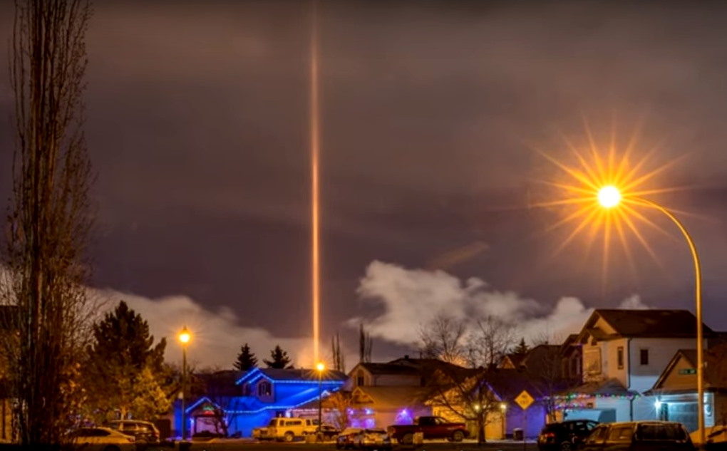 Mysterious Ray of Light causes panic in Edmonton, Canada 24