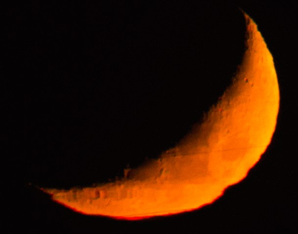 Amateur Astronomer records a mysterious explosion on the Moon 11