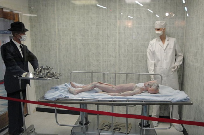 Glenn Dennis' story about the UFO crash in Roswell (video) 8