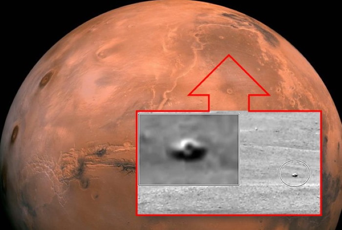 A UFO is photographed in the Mars Gale Crater by the Rover Curiosity 10